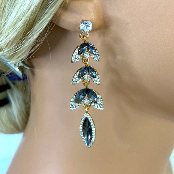 Sparkly Lightweight Mini Chandelier Crystal Dangle Earrings - Picture 7 of 7